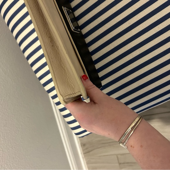 Two tone Marc Jacob’s clutch - Picture 3 of 5